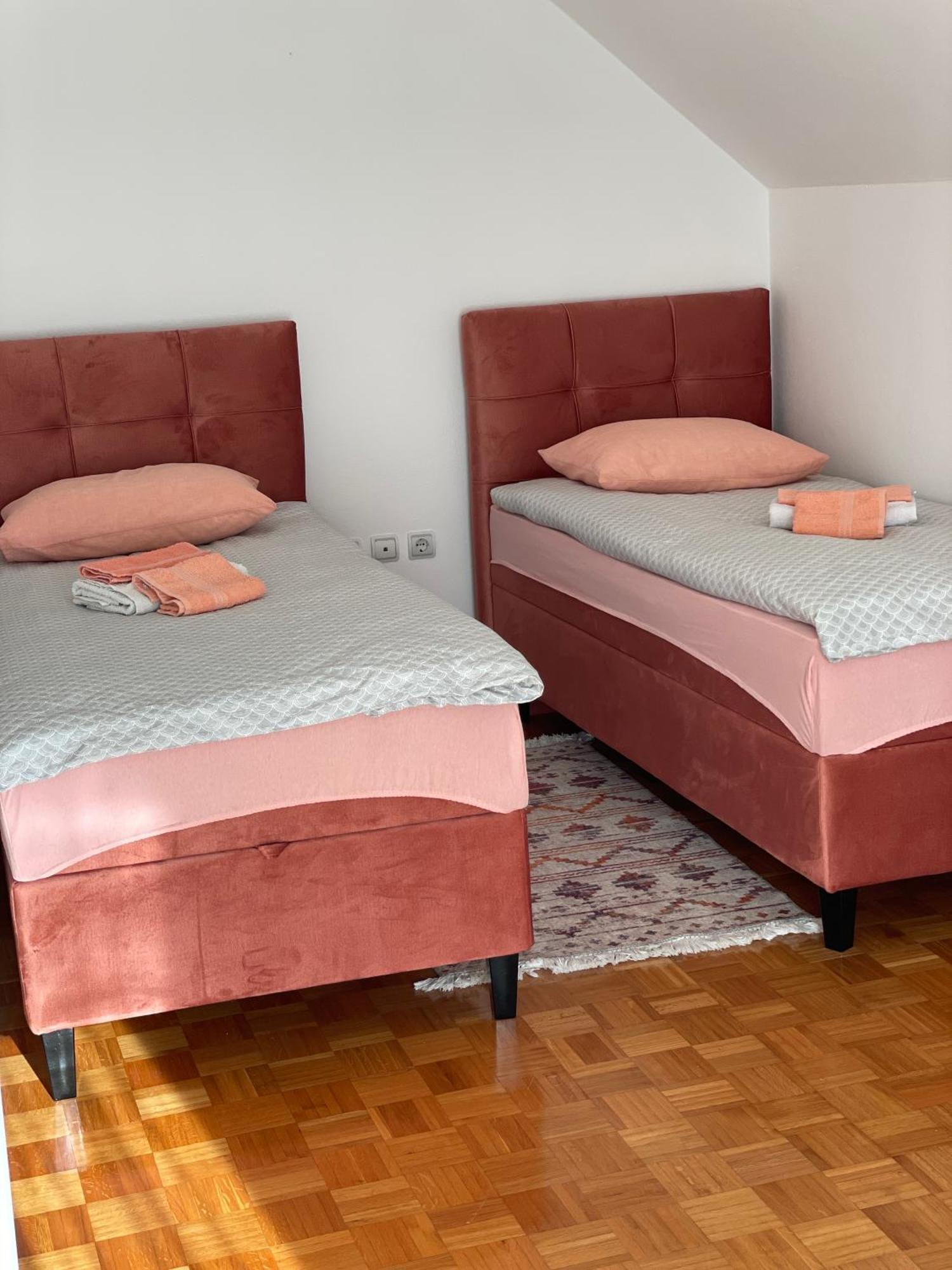 Apartmán Sobe Lara Gradacac Exteriér fotografie